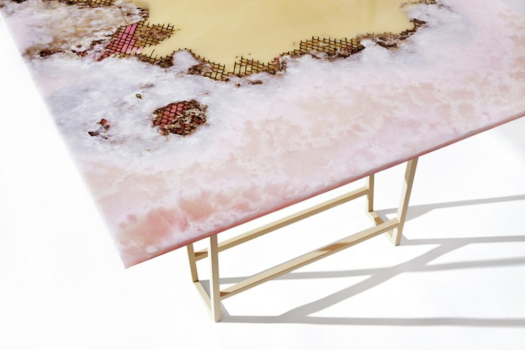 Canyon-Table-Pink-detail-03