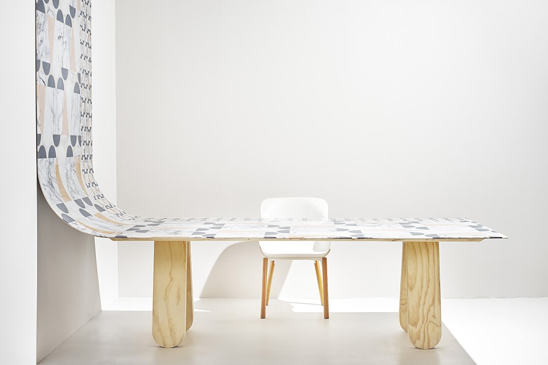 Papiro-Cône-wallpaper-Table-06
