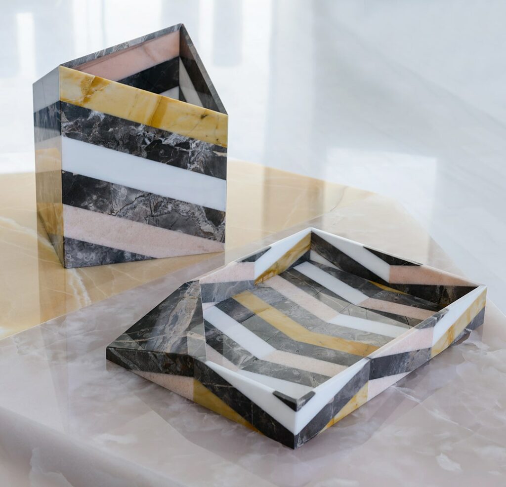 Earthquake-vase-budri-marmo-ambient